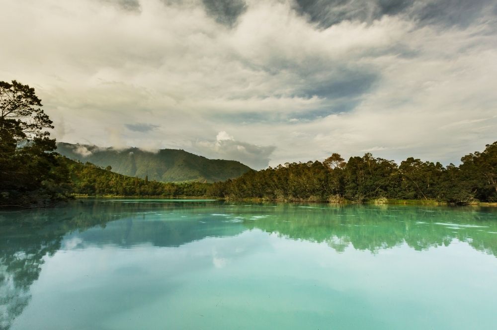 Exploring the Mystical Beauty of Telaga Warna in Dieng Plateau