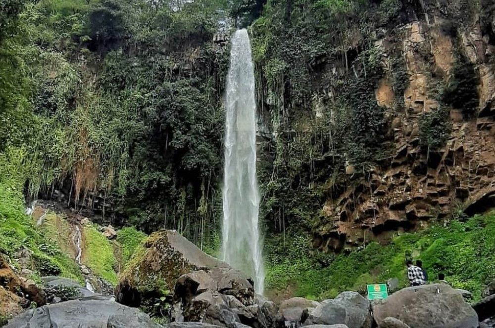 Grojogan Sewu Waterfall: The Natural Beauty of Mount Lawu