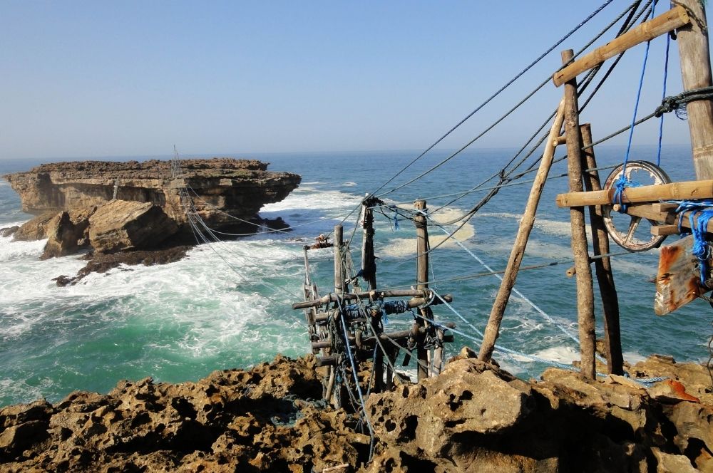 Pantai Timang: A Thrilling Adventure in Yogyakarta